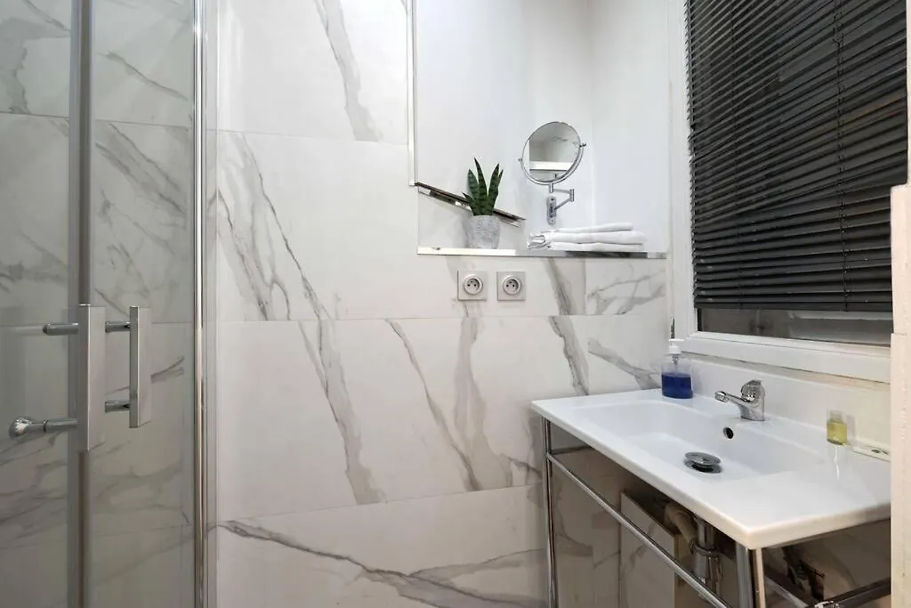 Great And Cosy At Champ De Mars Apartment